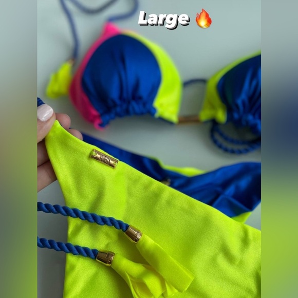 New Fiorella Bikini Reversible butt lift bottoms adjustable gold details - Picture 2 of 3